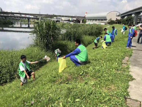 垃圾桶在哪，台湾人为什么要追着垃圾车跑？